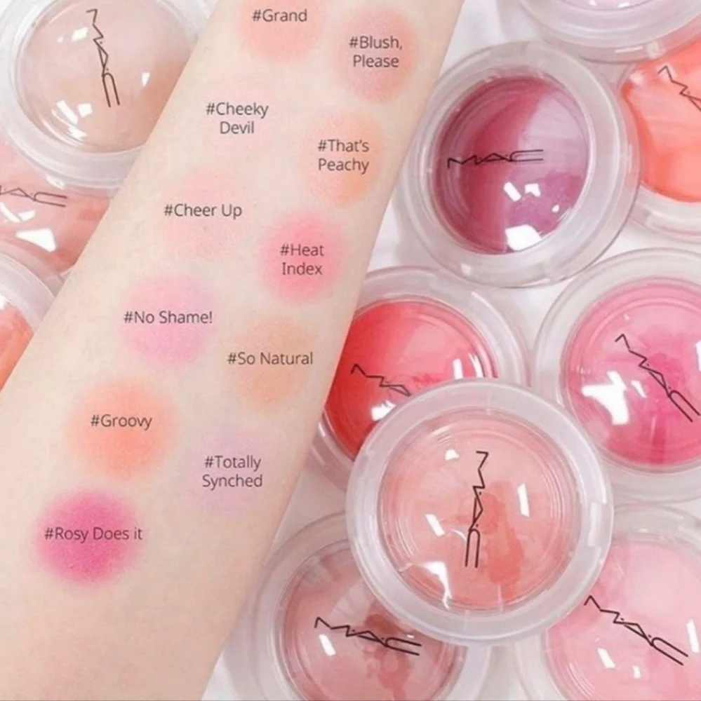 MAC Go Play Bouncy Blush in Heat Index -Bright Pink